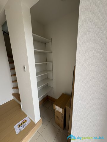 藤沢市渡内４丁目２期　新築戸建　全２棟２号棟の収納|シューズクローク