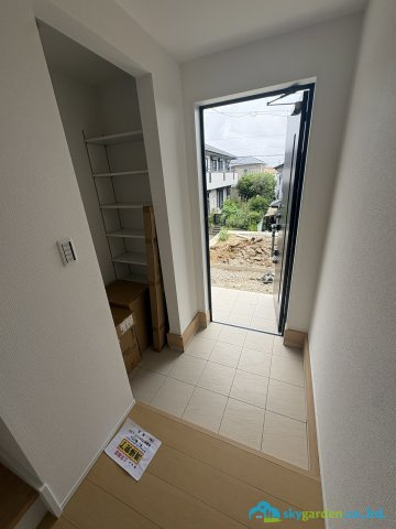 藤沢市渡内４丁目２期　新築戸建　全２棟２号棟の玄関