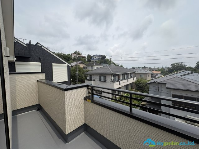 藤沢市渡内４丁目２期　新築戸建　全２棟２号棟のバルコニー