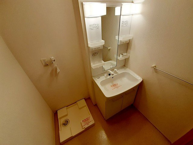 スカイビレッジ　Ｂの洗面所|コンパクトで使いやすい洗面所