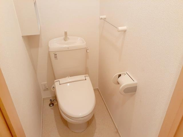 スカイビレッジ　Ｂのトイレ|落ち着いた色調のトイレです