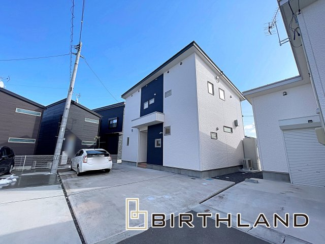 【エコnaホーム】　郡山市横塚1丁目　芳賀小・第四中の前面道路含む現地写真|駐車スペースは3台可能です！（車種による）