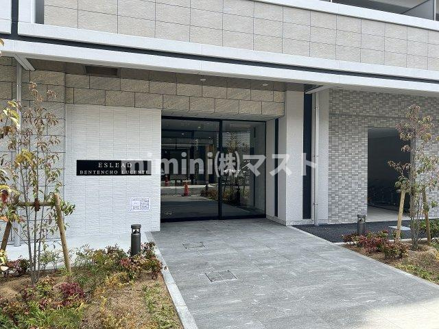 大阪市港区市岡１丁目の賃貸マンションのエントランス