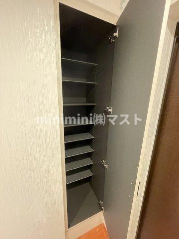 大阪市港区弁天３丁目の賃貸マンションの収納