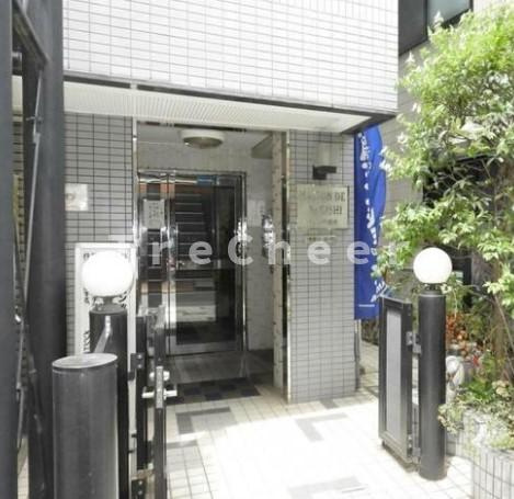 メゾンド根岸のエントランス