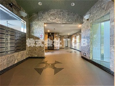 【ロビー】 | プレイス・アイズ