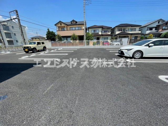 フィエルテの駐車場|高崎、前橋のお部屋探しはエンドスケープまで！お客様の理想お聞かせ下さい♪