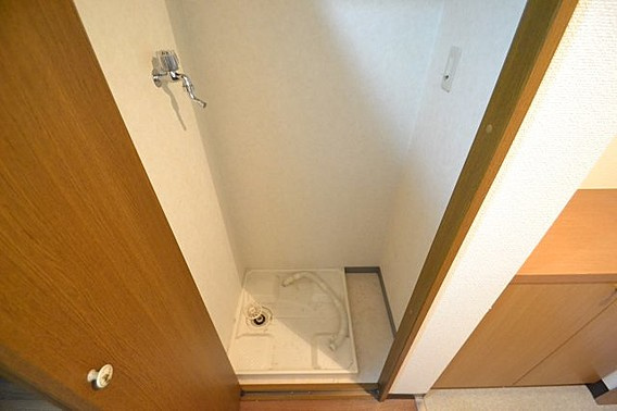 西灘駅前ハイツの洗面所