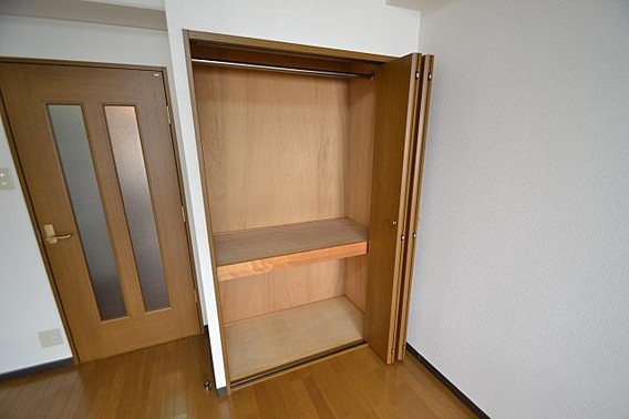 西灘駅前ハイツの収納