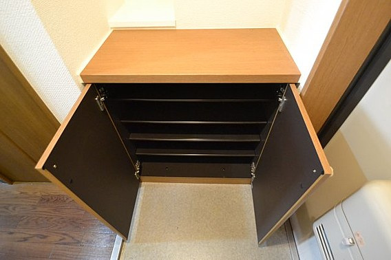 西灘駅前ハイツの玄関