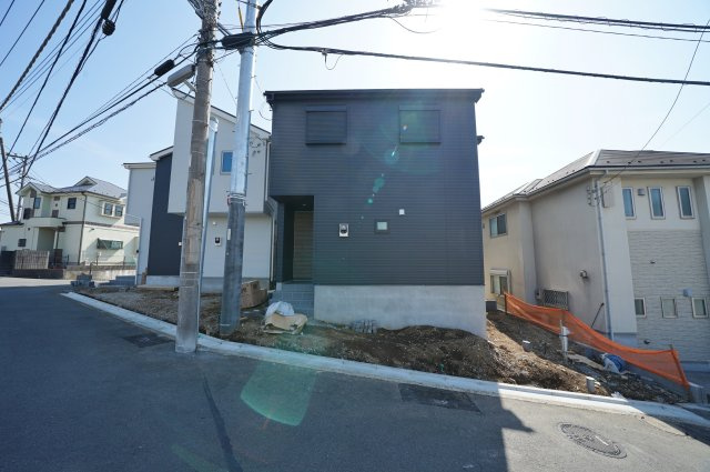 【横浜市旭区白根6丁目66-10全2棟新築戸建て】★仲介手数料無料★（不動丸小学校・鶴ヶ峯中学校）