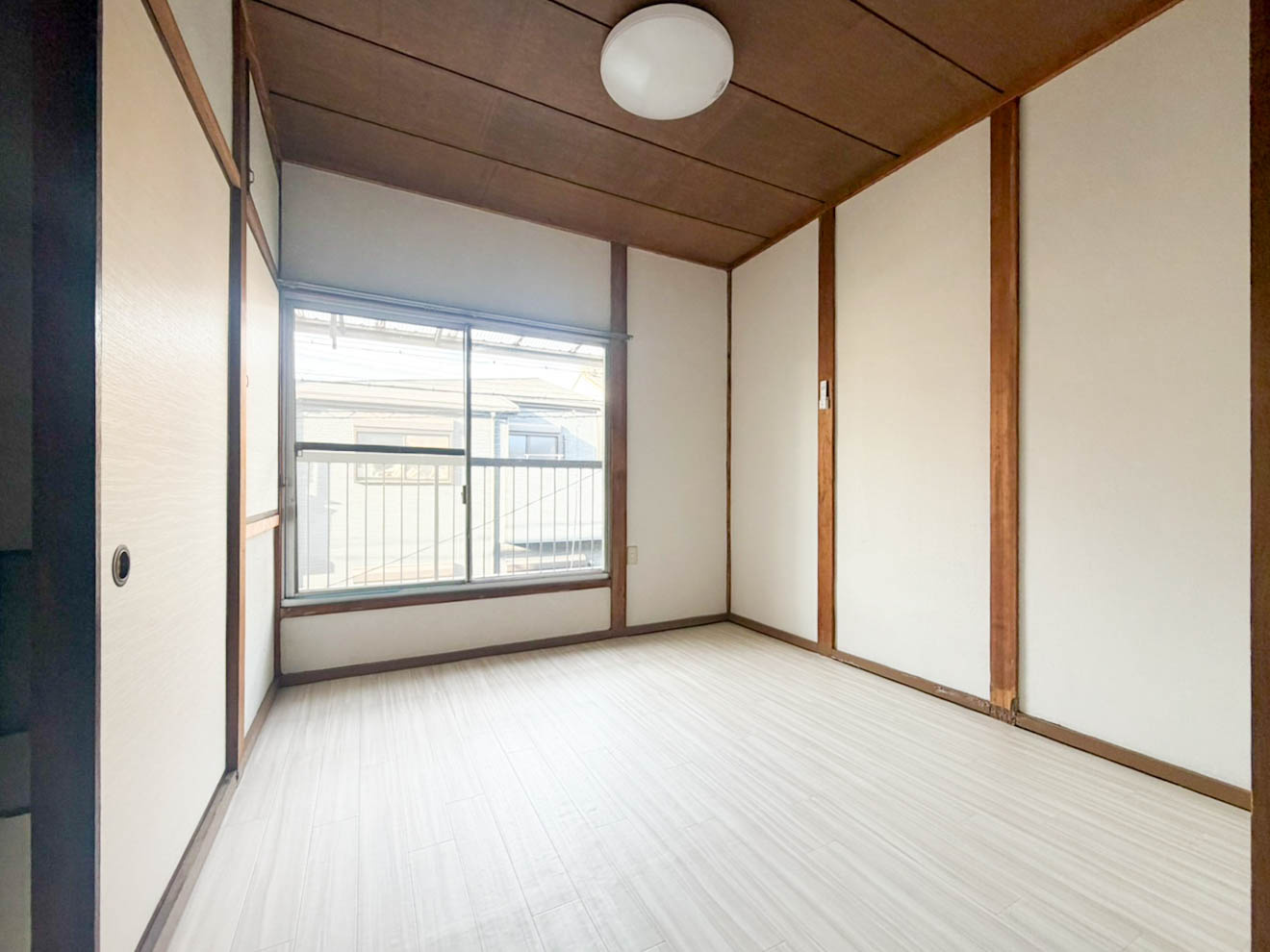 港区港栄テラスハウスの洋室