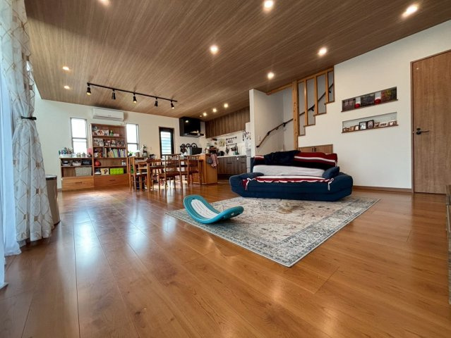 いすみ市岬町和泉　中古戸建の居間・リビング|2026年3月7日撮影