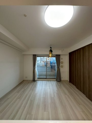 【居間・リビング】の画像