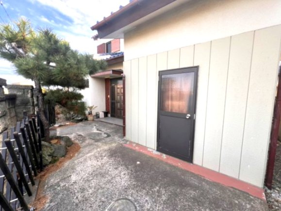 小山市立木　中古戸建　趣ある和風邸宅｜庭付き・広々和室の落ち着いた住まいの外観|外観もきれいです