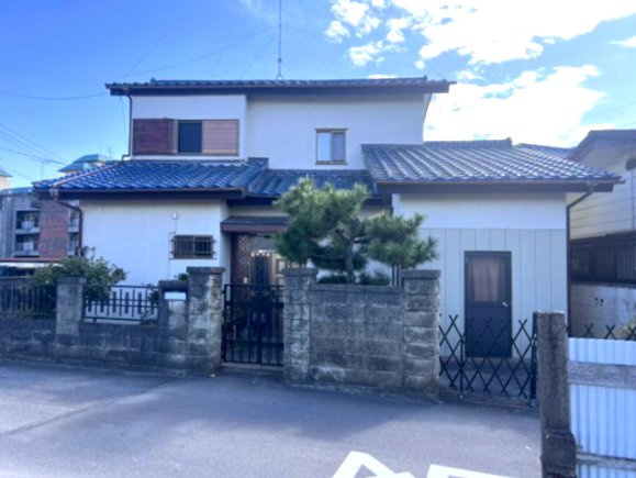 小山市立木　中古戸建　趣ある和風邸宅｜庭付き・広々和室の落ち着いた住まいの外観|きれいな外観です