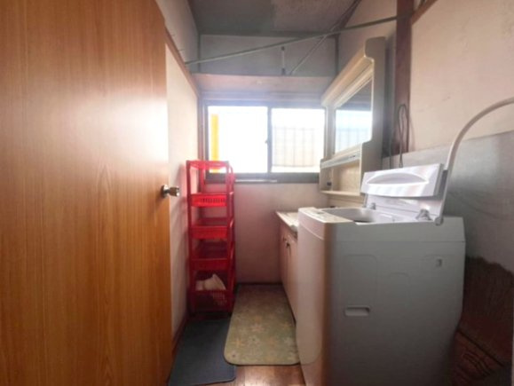 小山市立木　中古戸建　趣ある和風邸宅｜庭付き・広々和室の落ち着いた住まいの脱衣所