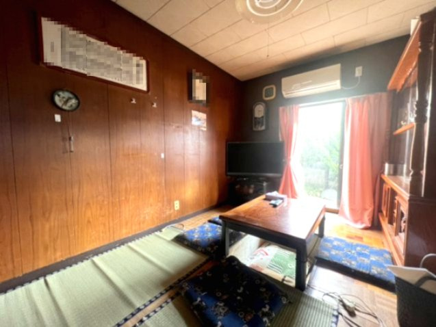 小山市立木　中古戸建　趣ある和風邸宅｜庭付き・広々和室の落ち着いた住まいの洋室|きれいな洋室です