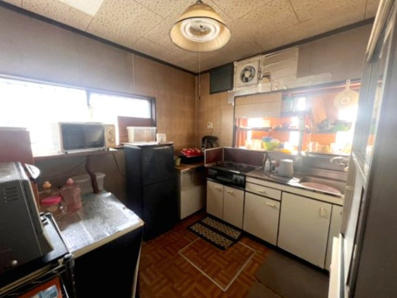 小山市立木　中古戸建　趣ある和風邸宅｜庭付き・広々和室の落ち着いた住まいのキッチン
