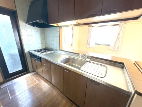 中古住宅　富士市大渕　部屋数豊富6SLDDKK｜二世帯でゆとりある暮らしのキッチン