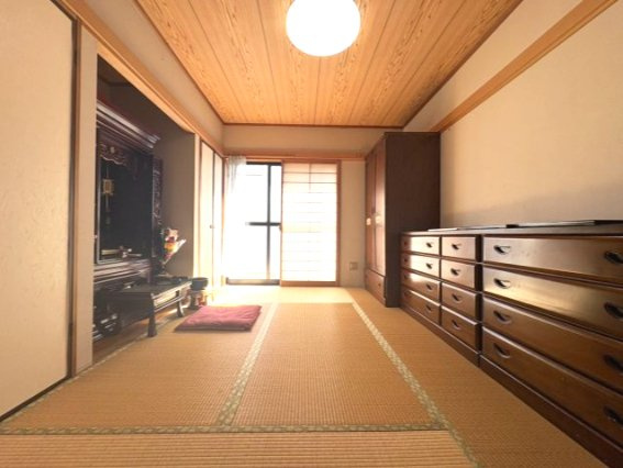 中古住宅　富士市大渕　部屋数豊富6SLDDKK｜二世帯でゆとりある暮らしの和室