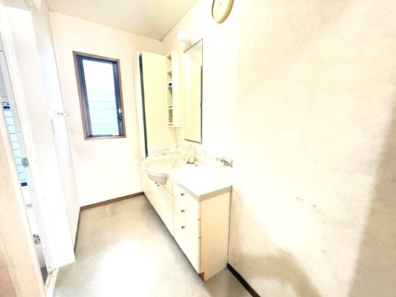 中古住宅　富士市大渕　部屋数豊富6SLDDKK｜二世帯でゆとりある暮らしの洗面所