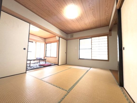 中古住宅　富士市大渕　部屋数豊富6SLDDKK｜二世帯でゆとりある暮らしの和室