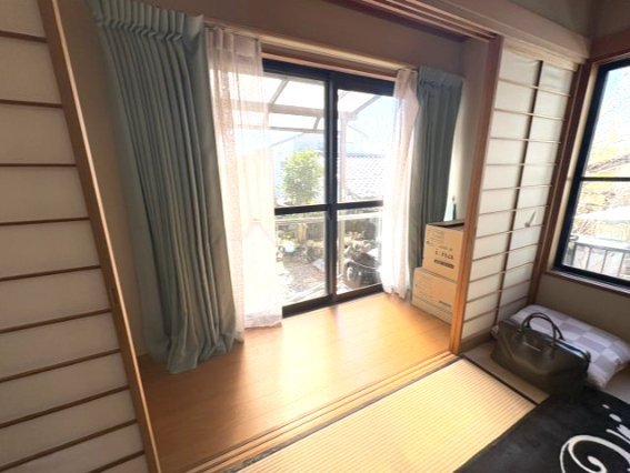 中古住宅　富士市大渕　部屋数豊富6SLDDKK｜二世帯でゆとりある暮らしのその他|広縁