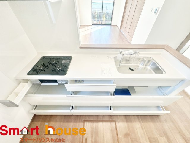 横浜市青葉区荏田西　新築全3棟のキッチン