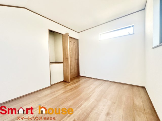 横浜市青葉区荏田西　新築全3棟の洋室