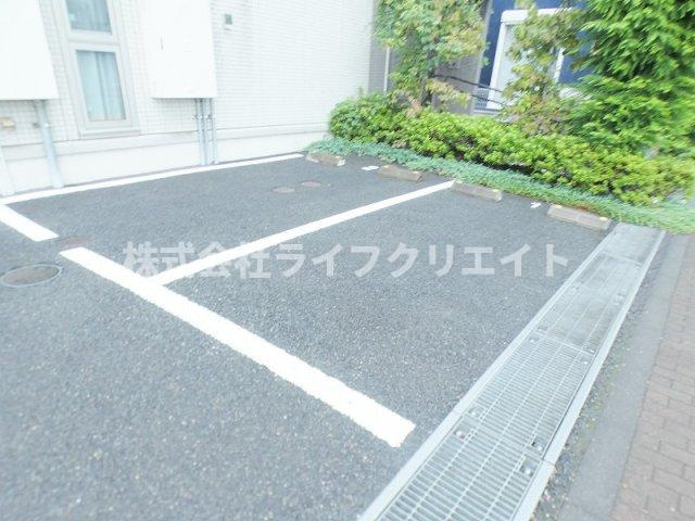 グレースコートの駐車場