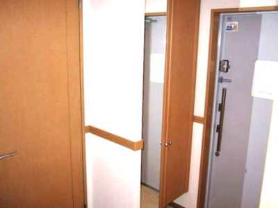 【玄関】 | シャルマン和泉 | ※イメージ　同物件別号室の写真