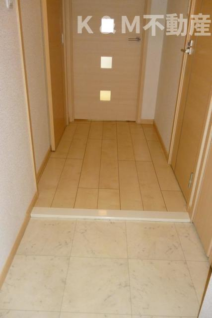 パープルコート・アゼリアの玄関|シンプルで使いやすい玄関です