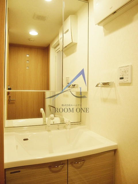 ルーブル南馬込伍番館の洗面所|独立洗面台です。