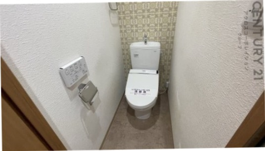 温水洗浄便座付きで便利です！
