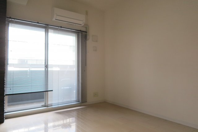 プロシード難波ディオスの洋室