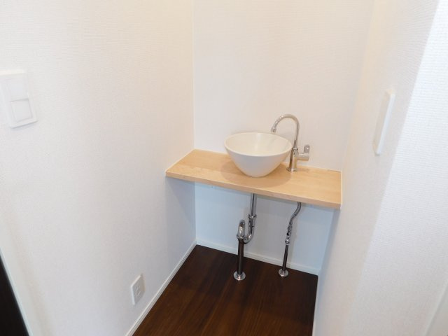 名古屋市港区船頭場１丁目の新築一戸建の洗面所|◇手洗いスペース◇　　２階に手洗いスペース付き♪