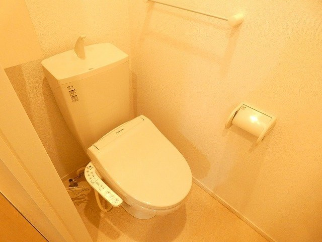 グランパール鹿嶋Ⅰのトイレ|ゆったりとした空間のトイレです