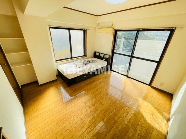 メゾンロジェールの居間・リビング|※ベッドはつきません