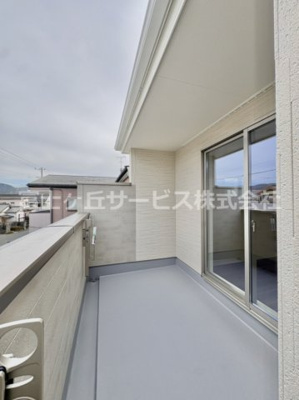 【バルコニー】 | 豊橋市多米西町3丁目 25期 新築一戸建て 1号棟 | 外からの目が気にならないバルコニーで洗濯物が干せます
