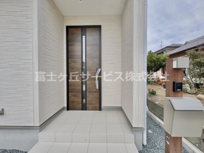 【エントランス】 | 豊橋市多米西町3丁目 25期 新築一戸建て 1号棟 | エントランスです
