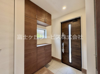 【玄関】 | 豊橋市多米西町3丁目 25期 新築一戸建て 1号棟 | 玄関です