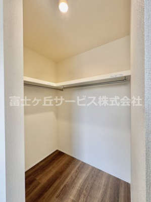 【収納】 | 豊橋市多米西町3丁目 25期 新築一戸建て 2号棟 | ウォークインクローゼットです