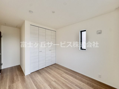 【洋室】 | 豊橋市多米西町3丁目 25期 新築一戸建て 2号棟 | 個人の部屋や寝室として使える洋室です