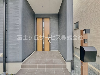 【エントランス】 | 豊橋市多米西町3丁目 25期 新築一戸建て 2号棟 | エントランスです