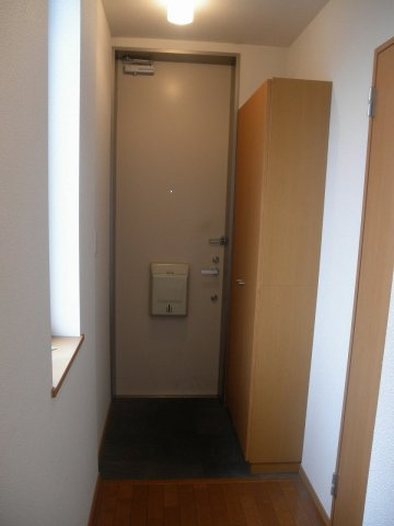 アリス西片メゾンの玄関