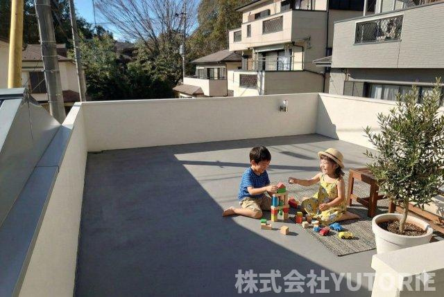 緑区寸沢嵐 土地73坪5LDK  大型注文邸宅♪のバルコニー|人物はイメージです