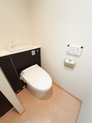 【トイレ】 | ポンドサイドＫ | ゆったりとした空間のトイレです
