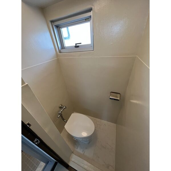 万長ビルのトイレ