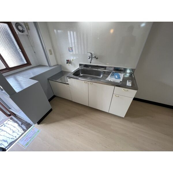 万長ビルのキッチン